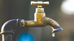 أهالي “السلخانة” بمدينة الحديدة يشكون من انقطاع مياه الشرب