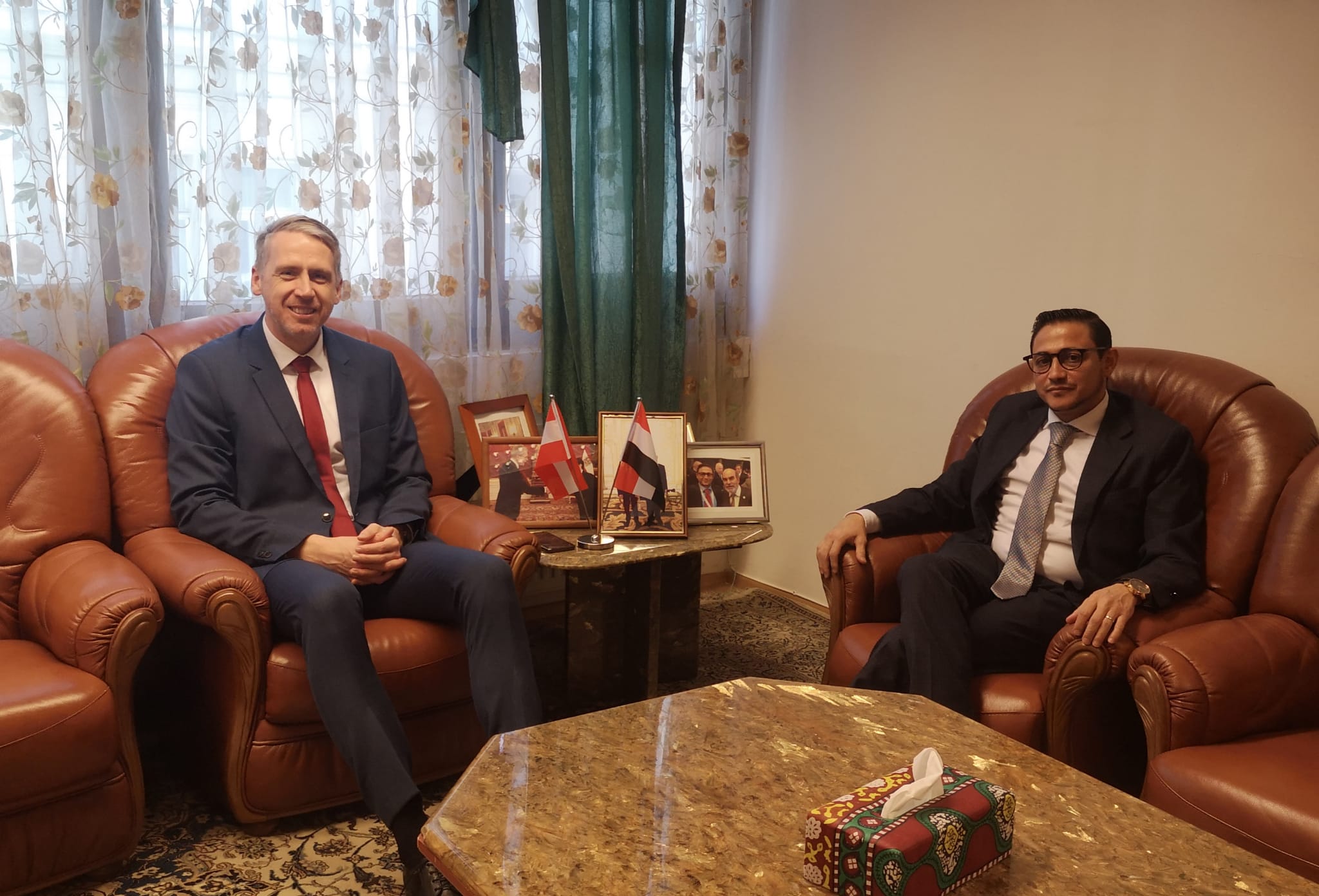 محافظ شبوة يبحث مع القائم باعمال السفارة الامريكية التعاون المشترك