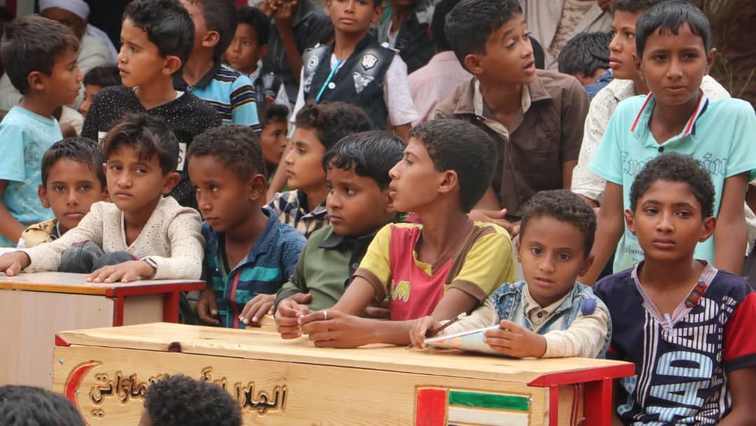 "هلال الإمارات" يمكن700 طالب من العودة إلى مدرستهم بالمخا