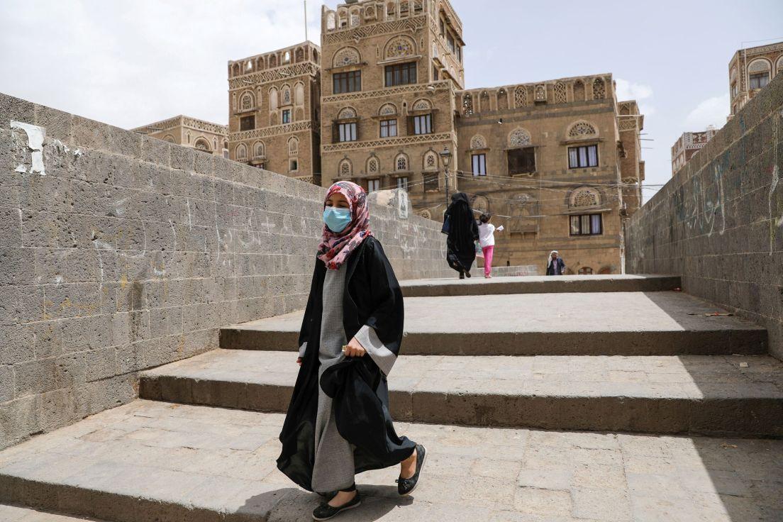 الحوثي يعترف بوباء كورونا على مضض في بيان "ساذج"