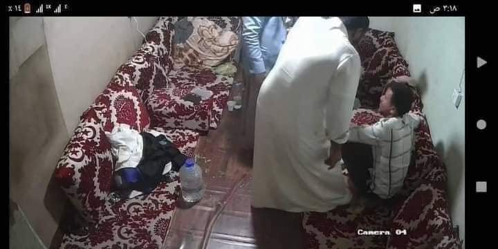الجريمة المصورة التي هزت صنعاء .. 5 يذبحون عامل و يعذبونه لمدة 6 ساعات(شاهد)
