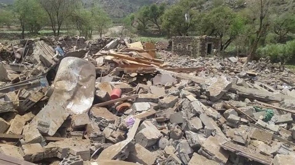 مليشيا الحوثي تفجر 14 منزلا بمنطقة مدرات غرب مدينة تعز