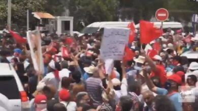 التونسيين يتظاهرون ضد "الإخوان"