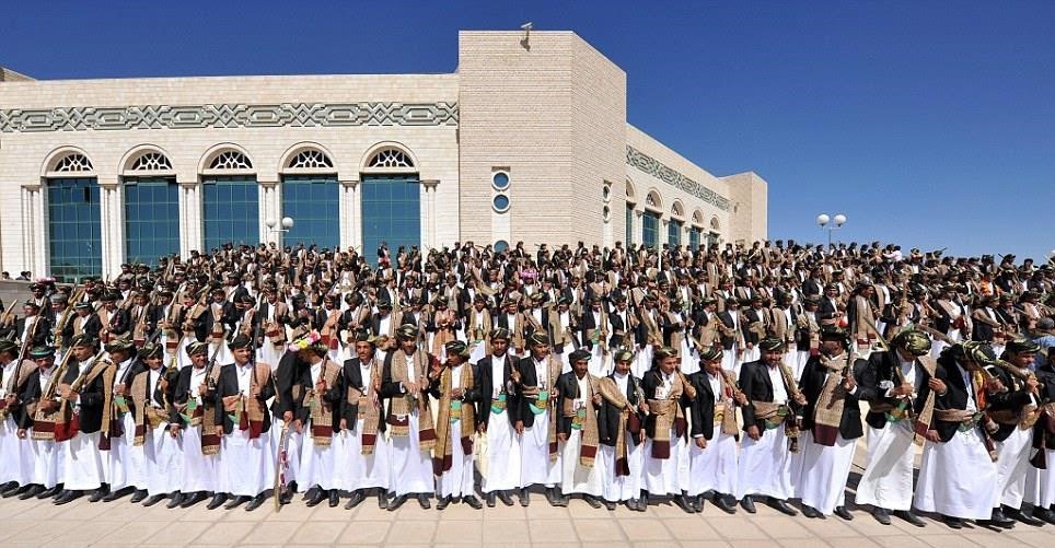 الأعراس الجماعية.. أسلوب جديد لتجنيد الشباب في صفوف الحوثي