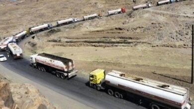 الحوثي يمنع دخول وخروج شاحنات الوقود في الجوف
