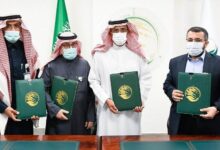 "الملك سلمان" يوقّع 5 اتفاقيات لتنفيذ مشاريع في اليمن