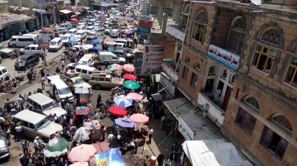 مليشيات الحوثي تنكل بمالكي العربات والبسطات في شوارع إب