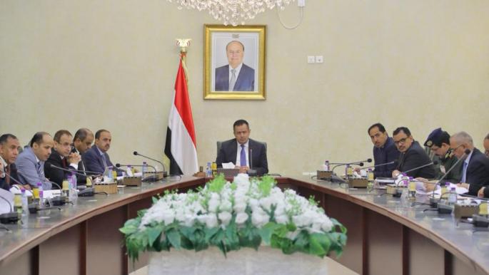 الحكومة تدين جرائم قنص المدنيين بتعز ضمن التصعيد الحوثي