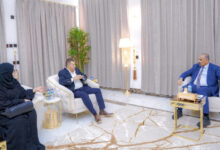 عيدروس الزبيدي يلتقي النائب العام القاضي قاهر مصطفى