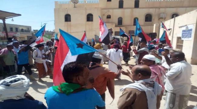 تظاهرة حاشدة في وادي حضرموت تطالب برحيل قوات المنطقة العسكرية الاولى