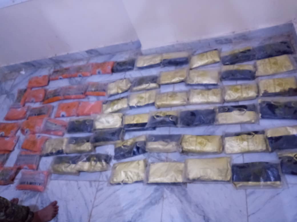 ضبط ومصادرة كميات من مخدر الحشيش والشبو في ساحل أبين