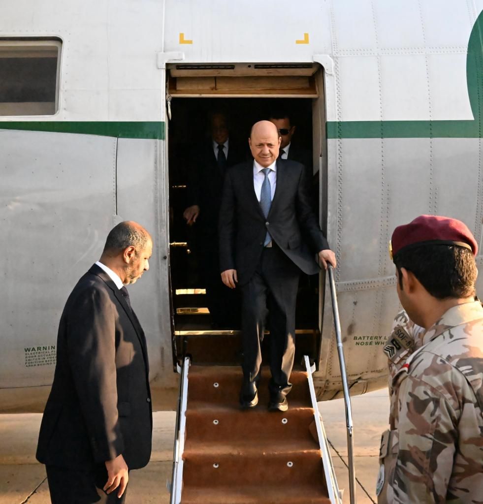 رئيس مجلس القيادة الرئاسي يعود الى عدن بعد جولة اقليمية ناجحة