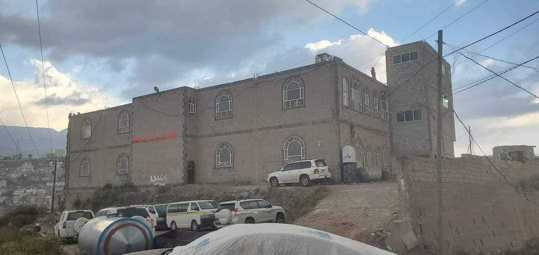 مليشيا الحوثي تختطف خطيب وإمام مسجد التوحيد في إب