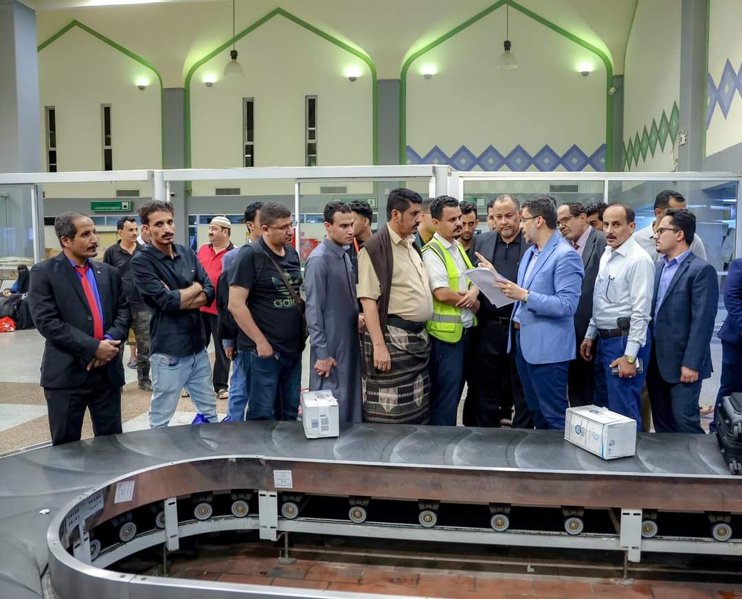 توجيهات حكومية بشأن تحسين خدمات مطار عدن