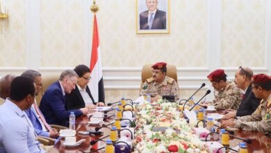 وزير الدفاع لرئيس بعثة "اونمها".. مليشيا الحوثي لم تف بالتزامات اتفاق استوكهولم