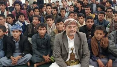 الحكومة تطالب بتحرك دولي لوقف تجنيد مليشيا الحوثي للأطفال تحت غطاء المراكز الصيفية