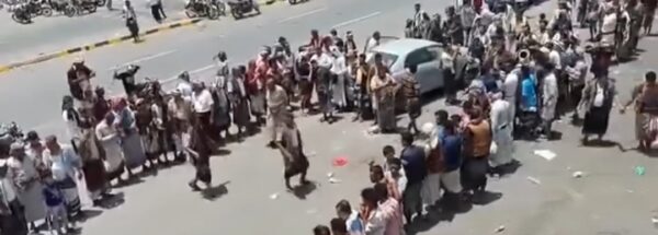 مليشيا الحوثي تختطف أربعة من موظفي مكتب النقل بالحديدة