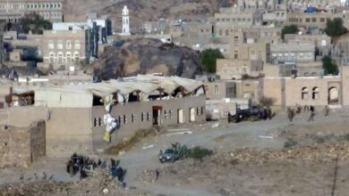 البيضاء.. مليشيا الحوثي تقتحم عددا من المنازل في مدينة رداع