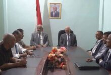 وزير المياه والبيئة يناقش مع محافظ الحديدة الأضرار البيئية التي تسببت بها مليشيا الحوثي