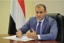 الحضرمي يطالب واشنطن بدعم الحكومة اليمنية عسكرياً لحسم معركتها مع الحوثيين