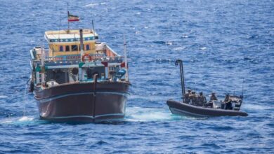 البحرية الأمريكية تعلن عن ضبط نحو 2400 كيلوجرام من الحشيش المخدر في بحر العرب