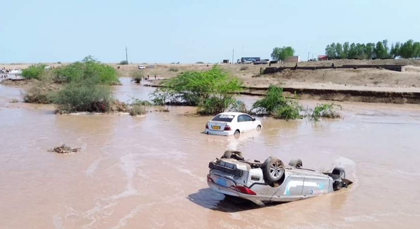 ارتفاع ضحايا السيول إلى 113 قتيلاً في خمس محافظات