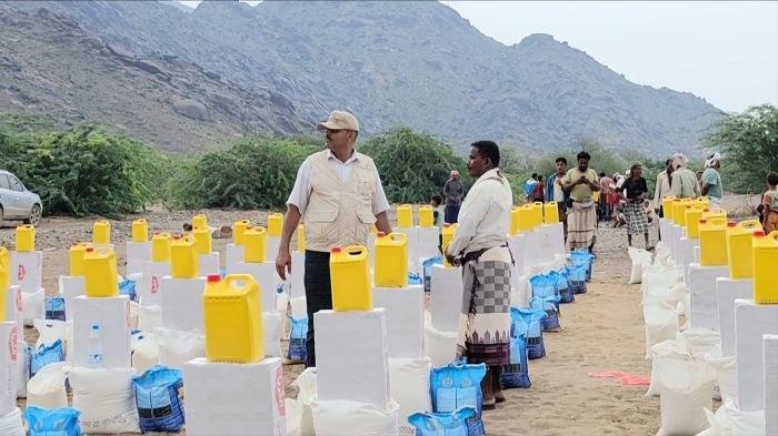 إنسانية الوطنية تواصل إغاثة المنكوبين بسيول الأمطار في الريف الجنوبي للحديدة