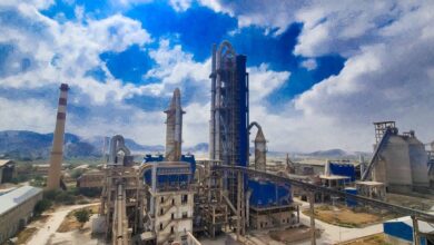 قالب الثلج "يغلي" في الحديدة ويسجل زيادة 40% في الصيف بمباركة حوثية