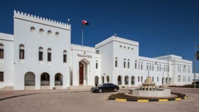 عُمان تعلن رسميًا استسلام مليشيا الحوثي تحت وطأة الضربات الأمريكية
