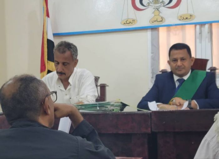 الحديدة.. محكمة الخوخة تقضي باستعادة الأراضي المنهوبة وأحقية الهيئة في امتلاكها