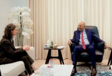 اللواء الزُبيدي يناقش مع السفيرة الفرنسية مستجدات الوضع الإنساني 