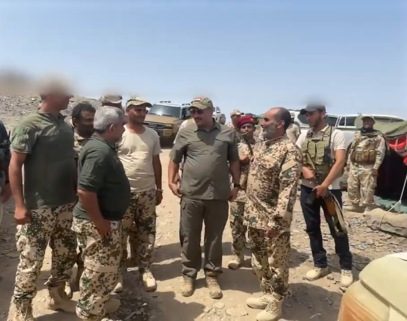 طارق صالح يتفقد البرنامج التدريبي المتقدم في الساحل الغربي