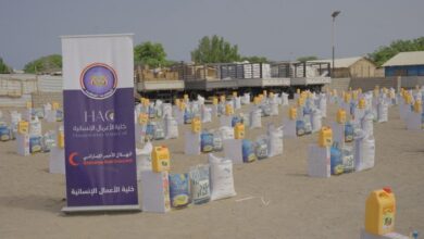 إنسانية الوطنية تقدم دفعة جديدة من المساعدات الغذائية لمخيم اللاجئين الأفارقة في الخوخة