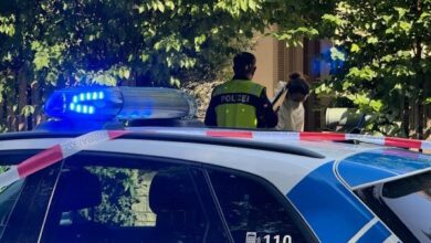 الشرطة الألمانية تعتقل لاجئا يمنياً قتل زوجته طعناً أمام أطفالهما