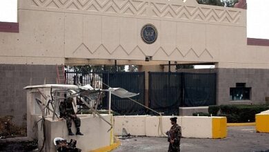 السفارة الامريكية تدين استمرار مليشيا الحوثي في الاحتجاز التعسفي بحق المدنيين