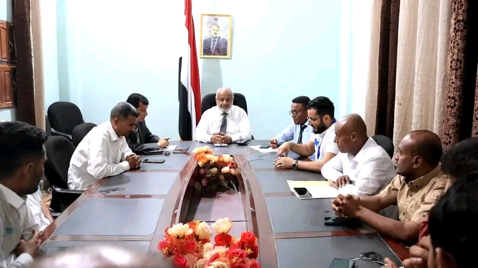 محافظ الحديدة يبحث مع منظمة "هانديكاب" إنشاء مركز للأطراف الصناعية