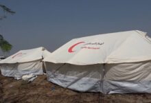 إنسانية الوطنية تُغيث أسرًا نازحة متضررة من حريق في بيت مغاري بحيس جنوب الحديدة