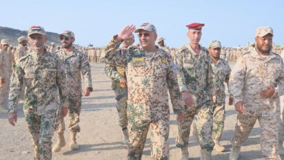 طارق صالح: نطور قدراتنا في البر والبحر لاستعادة الدولة وإنهاء مشروع إيران في اليمن