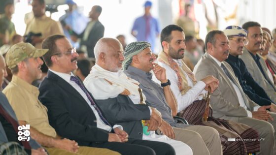 "فرحة وطن".. المخا تحتفل بزفاف 500 عريس وعروس برعاية طارق صالح وبدعم من هلال الإمارات
