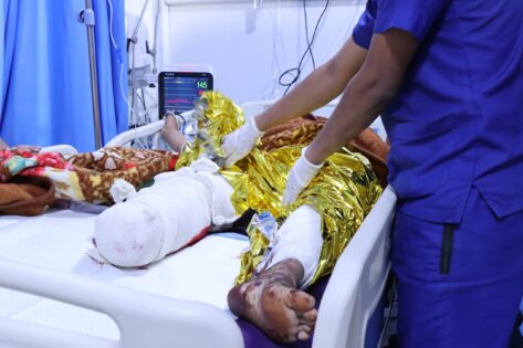 إصابة أربعة مدنيين بانفجار لغمين من مخلفات مليشيا الحوثي في مديرية "ذو باب" غربي تعز