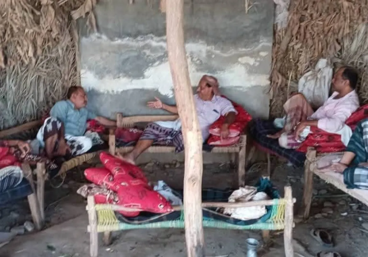 مدير زراعة الحديدة يناقش مع مزارعي حيس تحديات انهيار قنوات الري وكساد المحاصيل