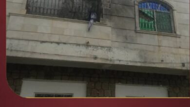قذيفة حوثية تسقط على منزل سكني وسط تعز وتثير حالة من الهلع بين السكان